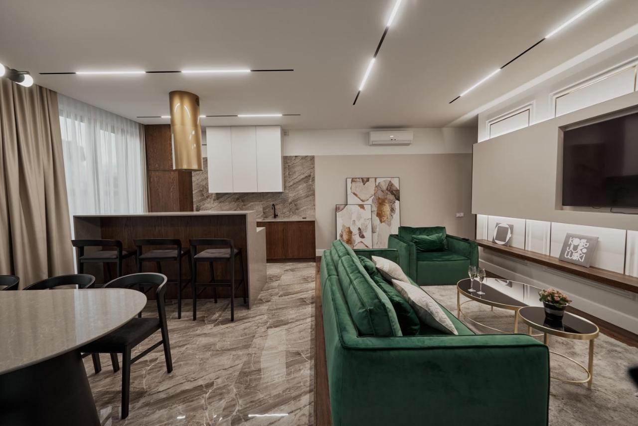 לבוב Kostjukowski Apartments Avalon מראה חיצוני תמונה