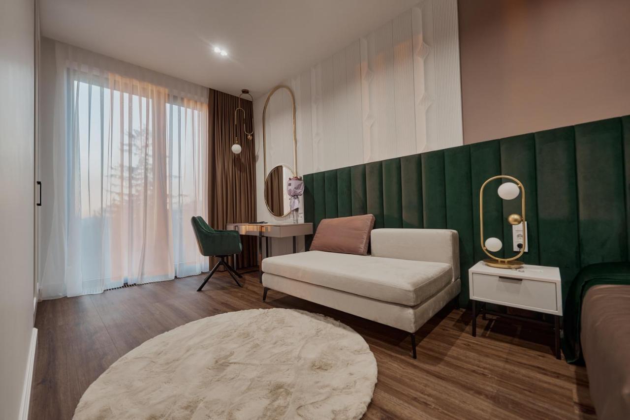 לבוב Kostjukowski Apartments Avalon מראה חיצוני תמונה