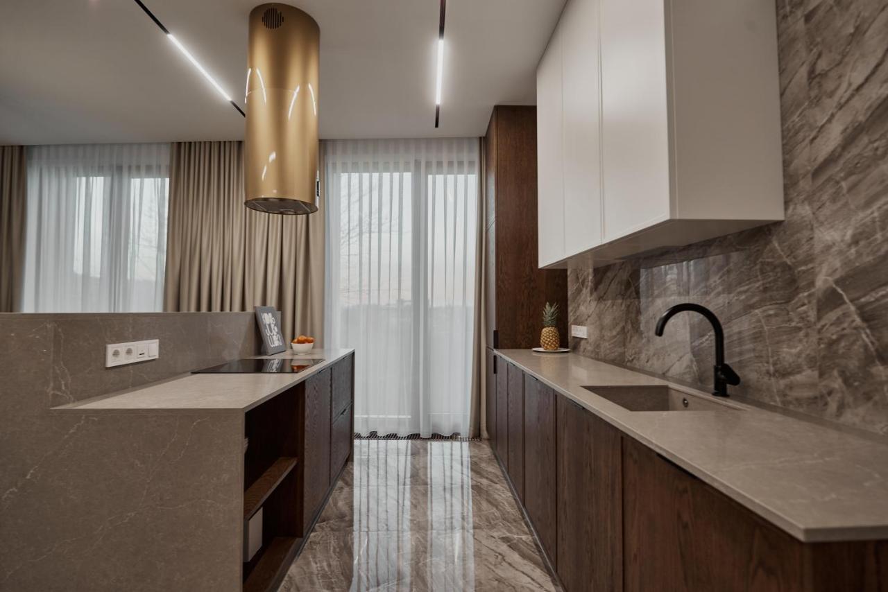 לבוב Kostjukowski Apartments Avalon מראה חיצוני תמונה